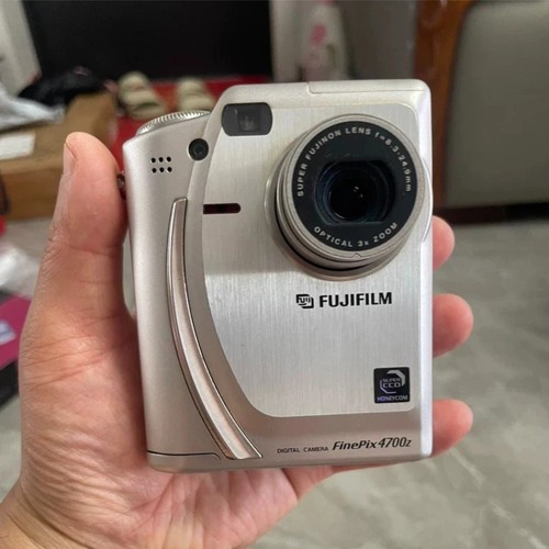 Fujifilm finepix 4700z - finepix,